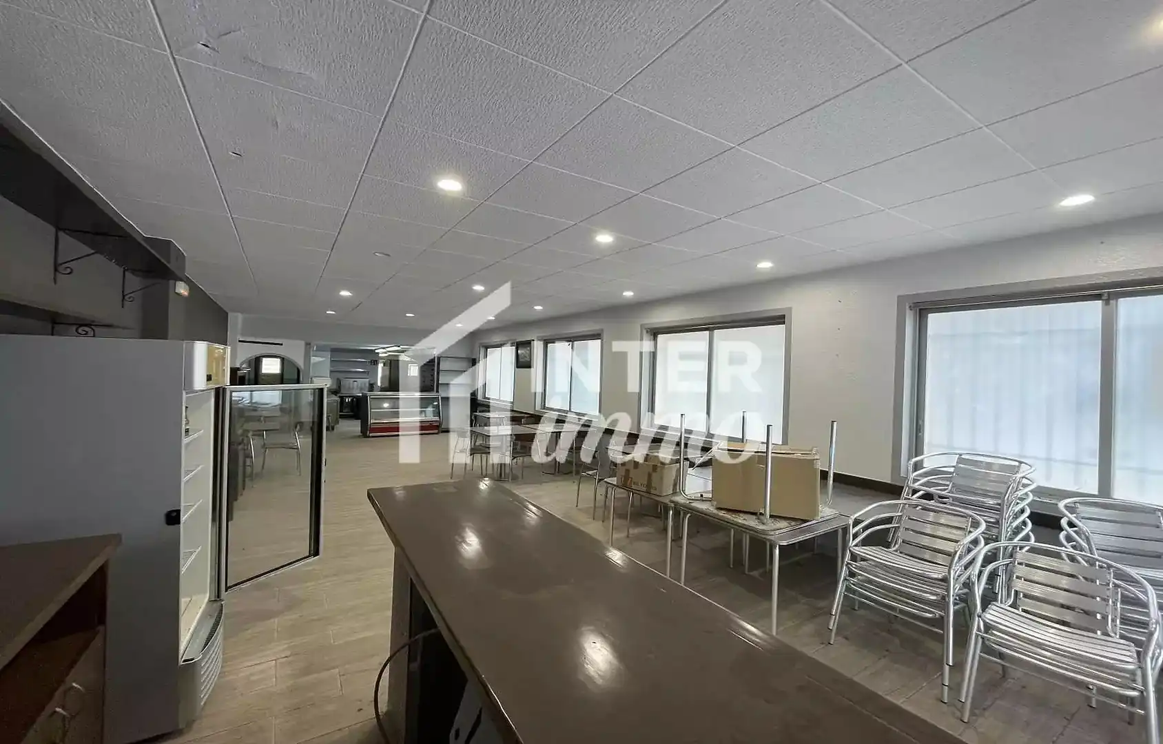 Locale commerciale in vendita a Sector MUGA B1, imagen 4