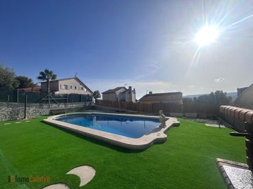 Villa avec piscine à vendre à MIQUEL COSTA I LLOBERA 8
