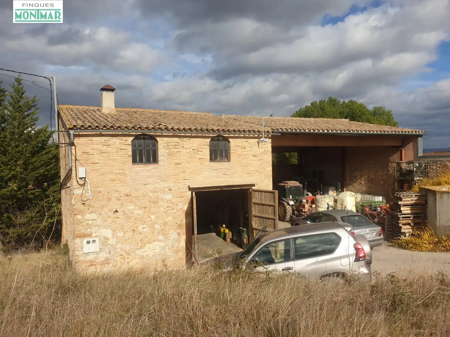 Vista exterior de Finca rústica en venda en Vilafranca del Penedès