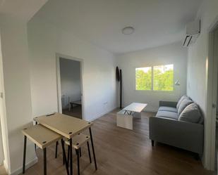 Sala d'estar de Pis de lloguer en  Sevilla Capital amb Aire condicionat i Moblat