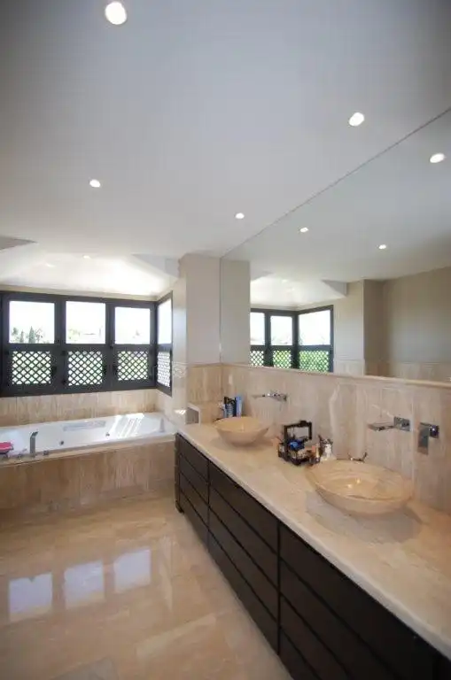 Bathroom of Houses for rent in Marbella  with Air Conditioner, Heating and Private garden