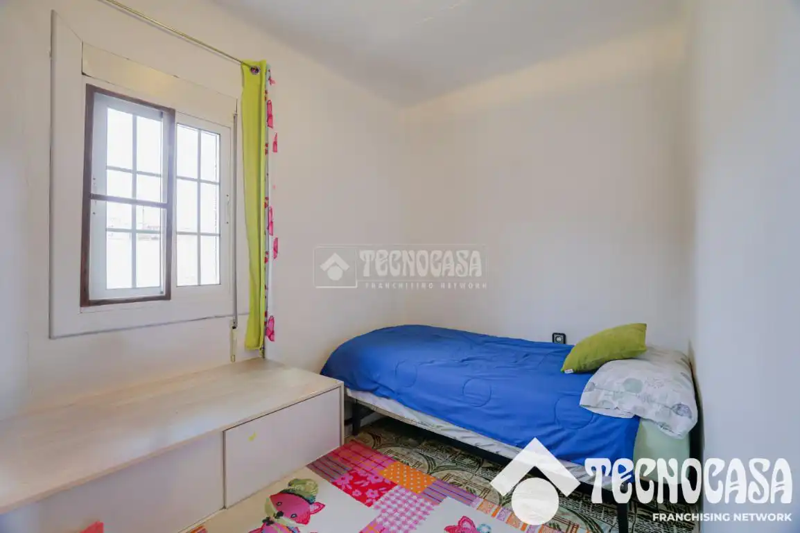 Bedroom of Flat for sale in Santa Coloma de Gramenet  with Heating