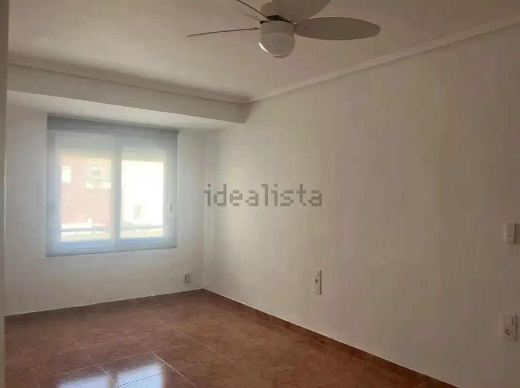 Bedroom of Flat for sale in Valencia  with Air Conditioner, Balcony and Internet