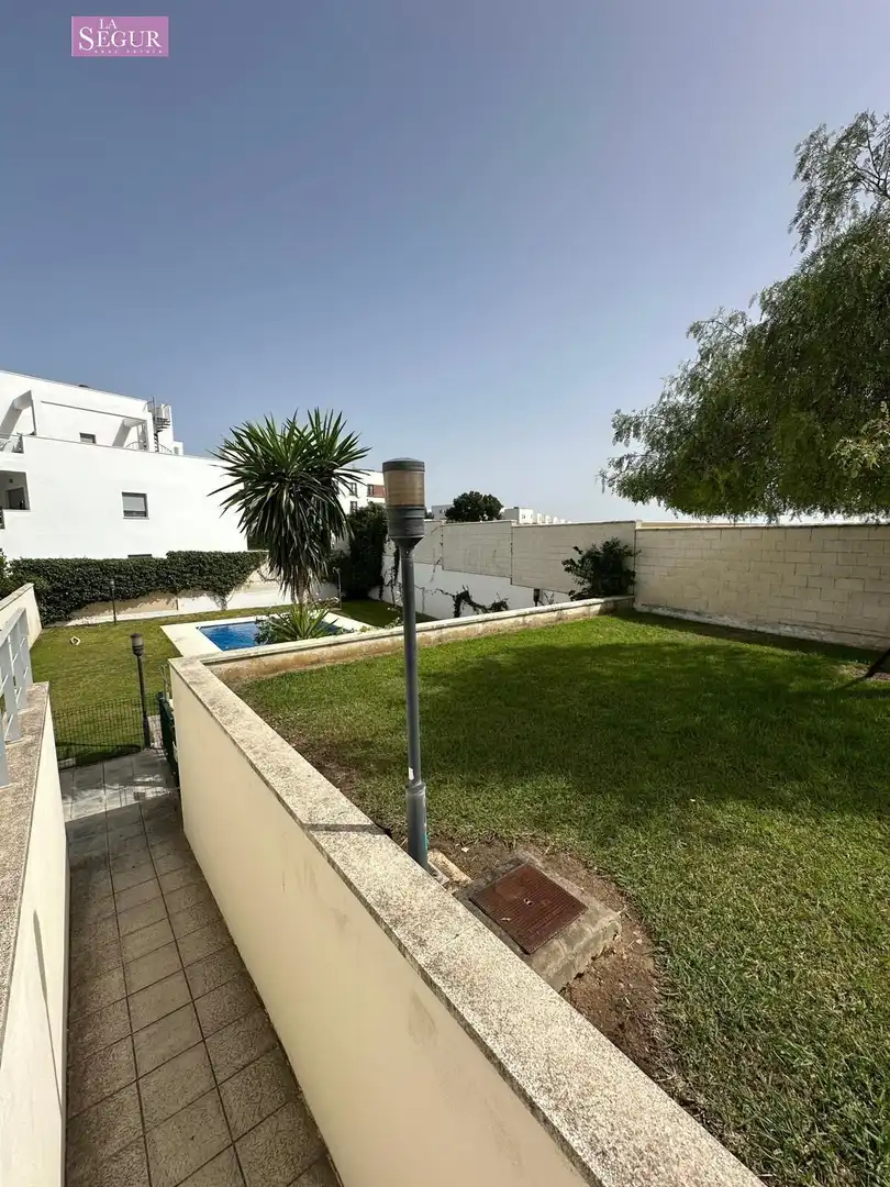 Jardí de Planta baixa en venda en Conil de la Frontera amb Aire condicionat, Terrassa i Traster