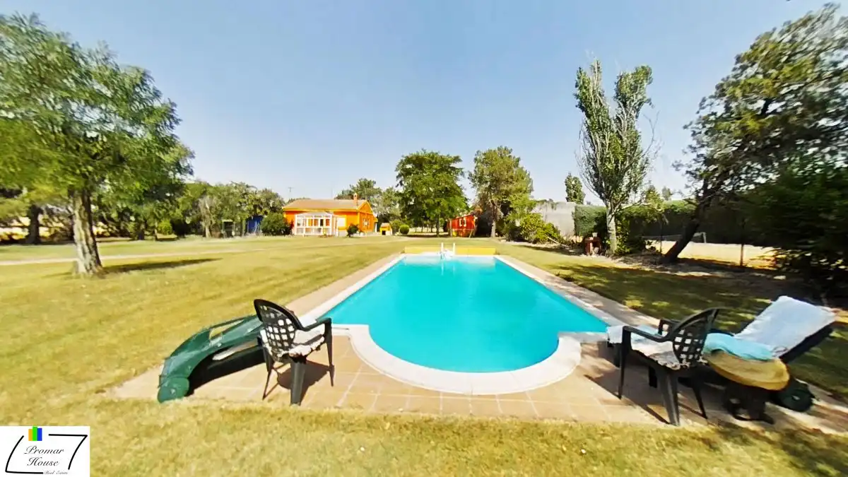 Piscina de Casa o chalet en venta en Muñogrande con Calefacción, Jardín privado y Trastero