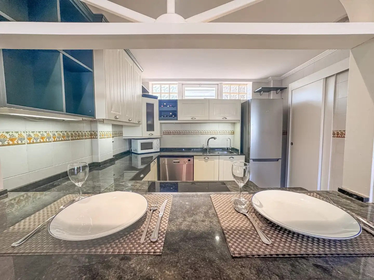 Cocina de Dúplex de alquiler en Santa Pola con Terraza, Trastero y Piscina