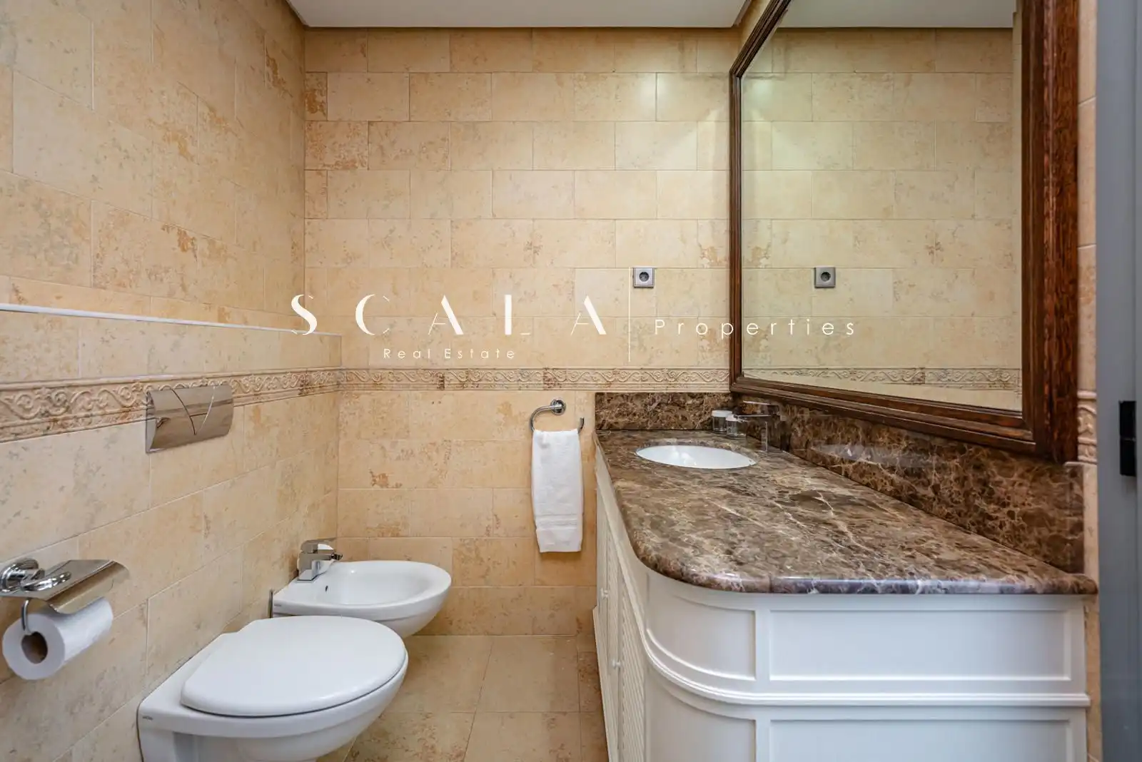 Badezimmer von Maisonette zur Miete in Madrid mit Klimaanlage, Heizung und Terrasse