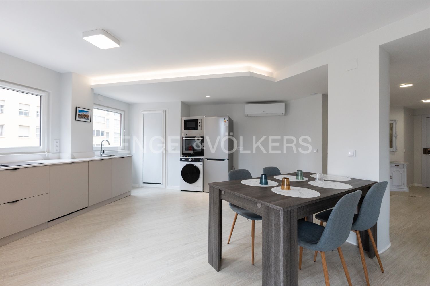 Kitchen of Apartment to rent in  Valencia Capital  with Air Conditioner, Heating and Terrace