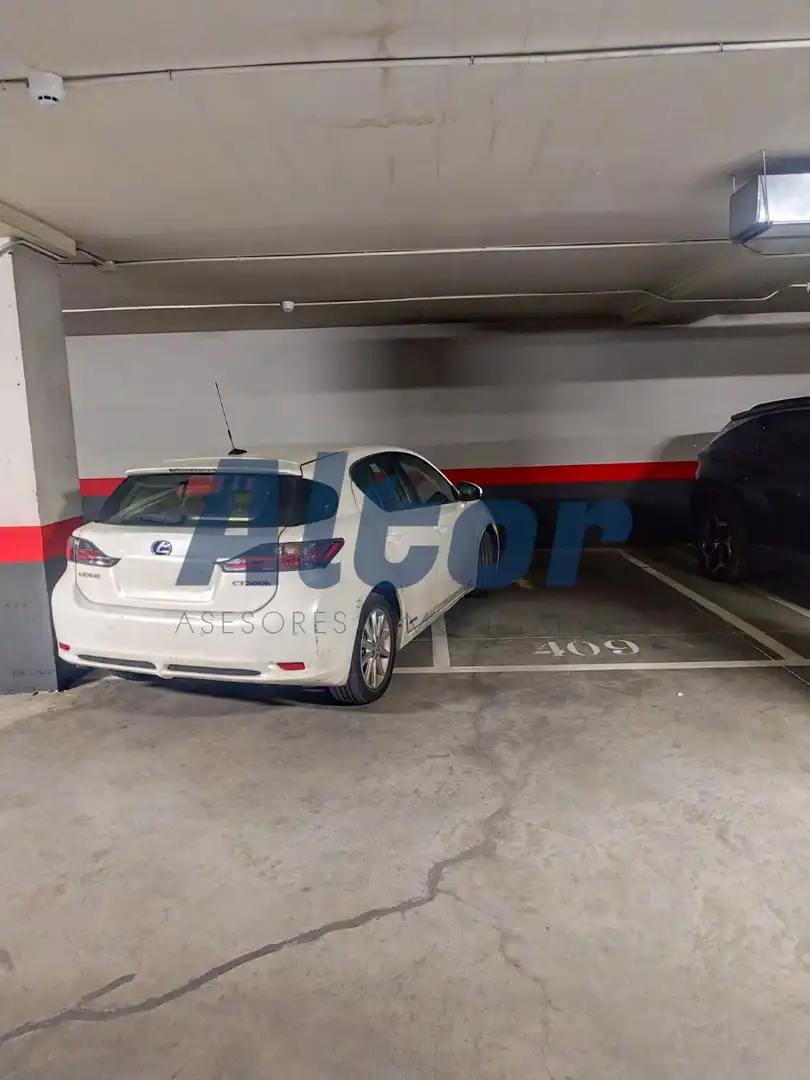 Parking de Piso de alquiler en Madrid con Aire acondicionado, Calefacción y Terraza