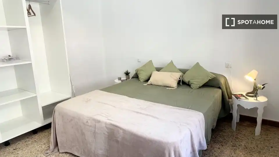 Schlafzimmer von Wohnung zur untervermieten in Burjassot mit Klimaanlage, Terrasse und Möbliert