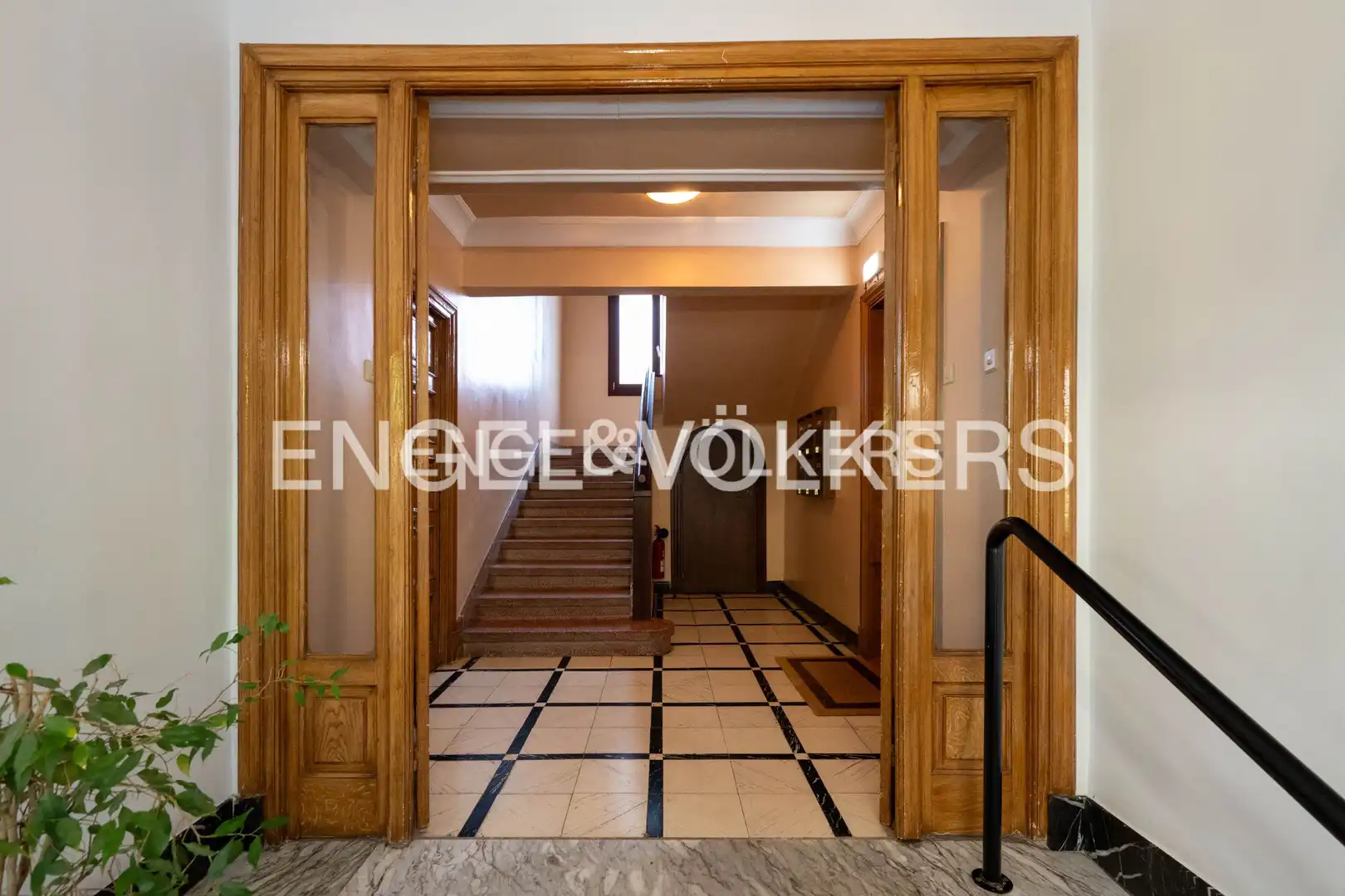Piso en venta en Donostia - San Sebastián  con Calefacción, Parquet y Balcón