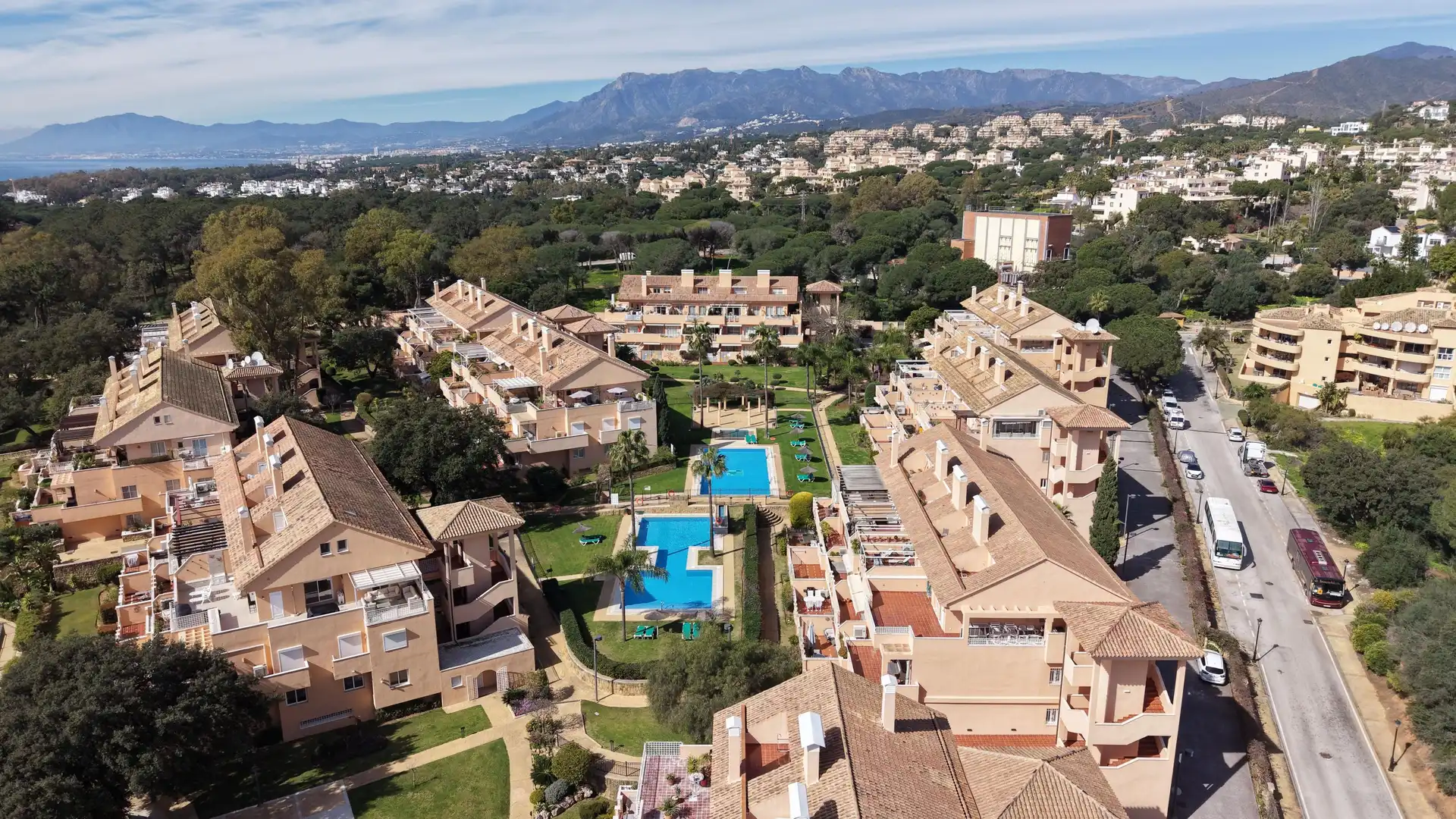 Vista exterior de Apartament de lloguer en Marbella amb Jardí privat, Terrassa i Moblat