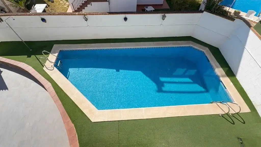 Piscina de Casa o xalet en venda en Torremolinos amb Aire condicionat, Calefacció i Jardí privat