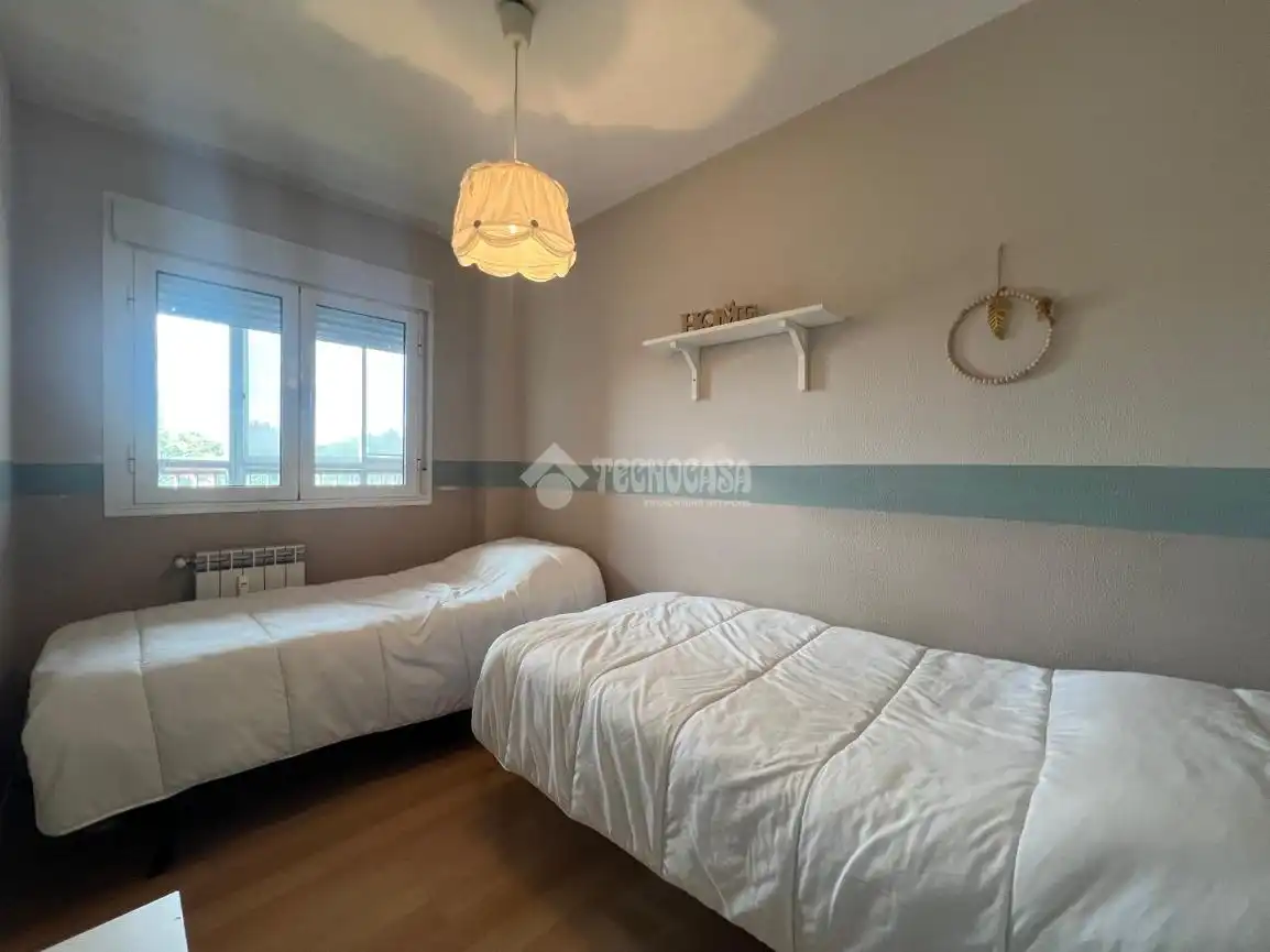 Bedroom of Flat for sale in Zaragoza  with Heating, Terrace and Furnished