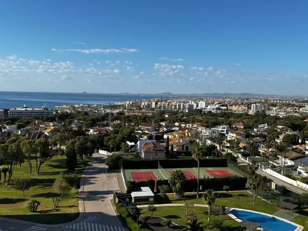 Außenansicht von Wohnungen zum Verkauf in Orihuela mit Klimaanlage und Schwimmbad