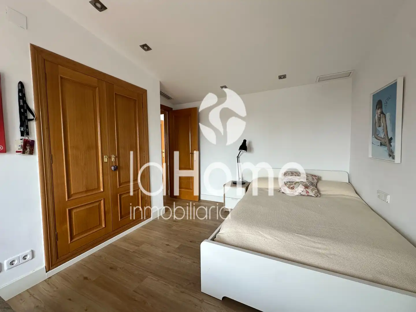 Habitación de Casa o chalet en venta en Paterna con Aire acondicionado, Calefacción y Jardín privado