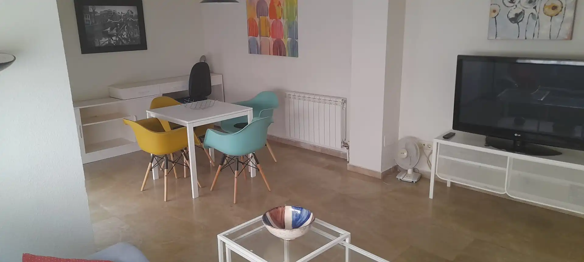 Menjador de Pis de lloguer en Cuenca amb Calefacció, Terrassa i Moblat