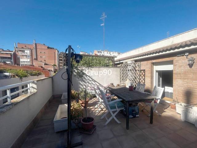 Ático en Venta en Calle MANUEL DE PALACIO en Instituts - Universitat