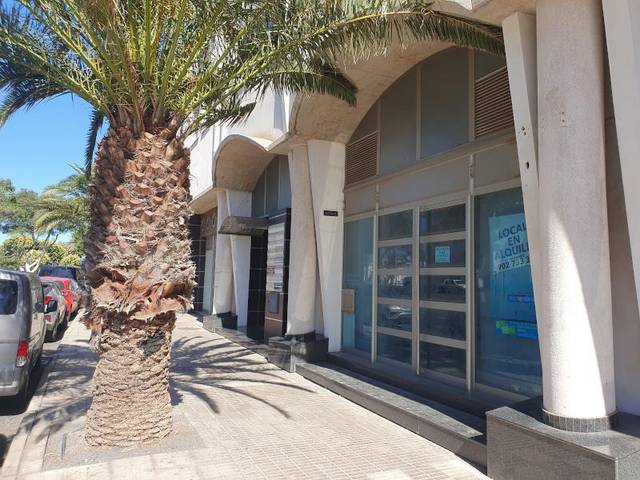 Local comercial en Venta en Centro - La Vega Alta