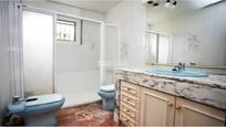 Bathroom of House or chalet for sale in Sant Vicenç de Montalt  with Private garden, Terrace and Swimming Pool