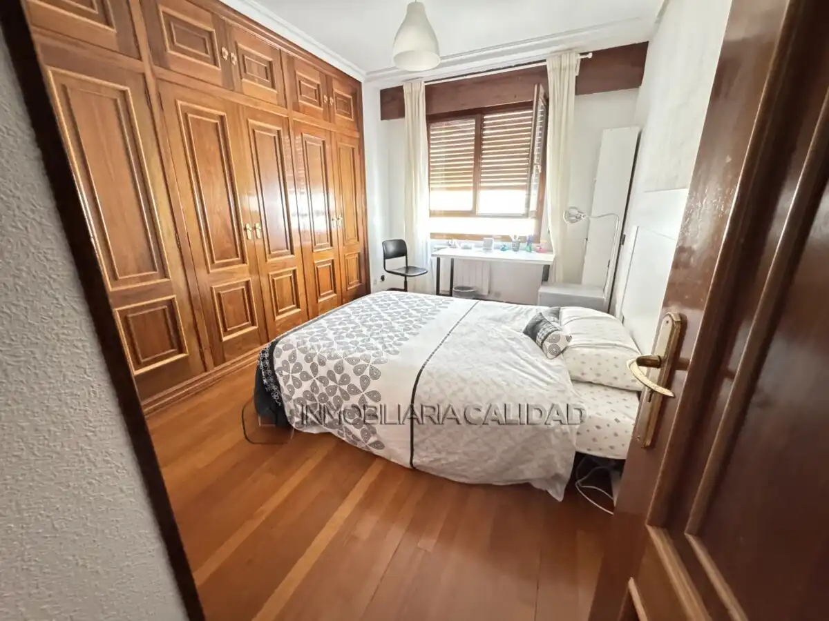 Habitación de Piso de alquiler en Burgos con Calefacción y Amueblado