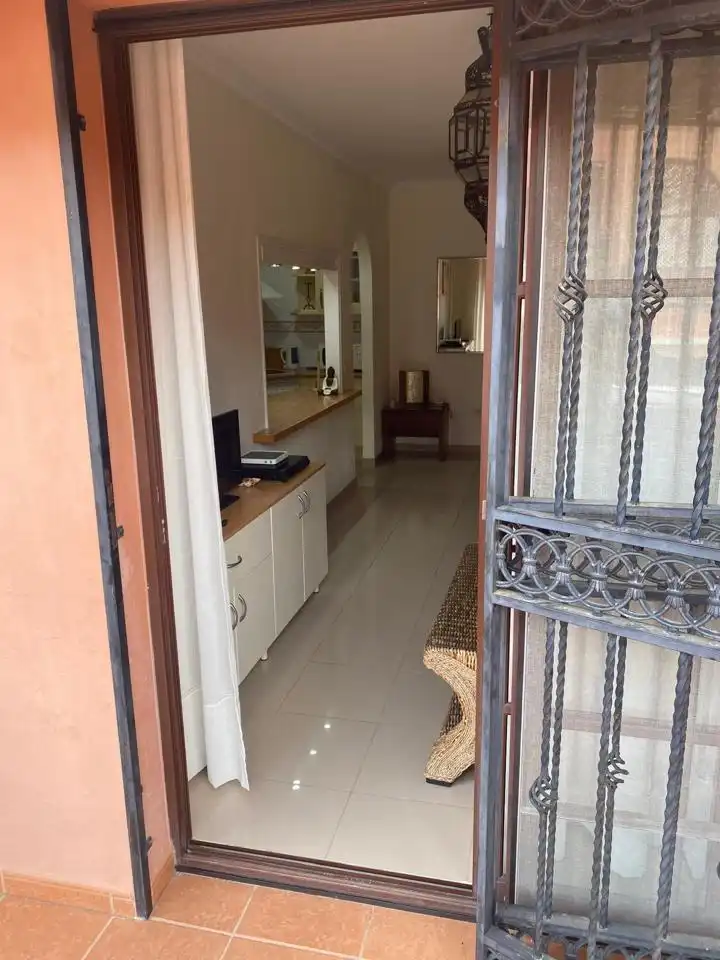 Apartamento en venta en Arona con Terraza, Amueblado y Piscina comunitaria