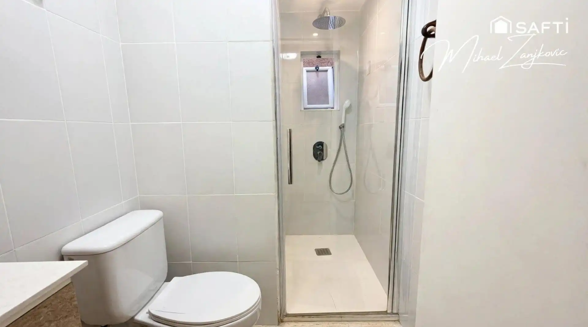 Bany de Casa adosada en venda en Girona amb Aire condicionat, Calefacció i Terrassa