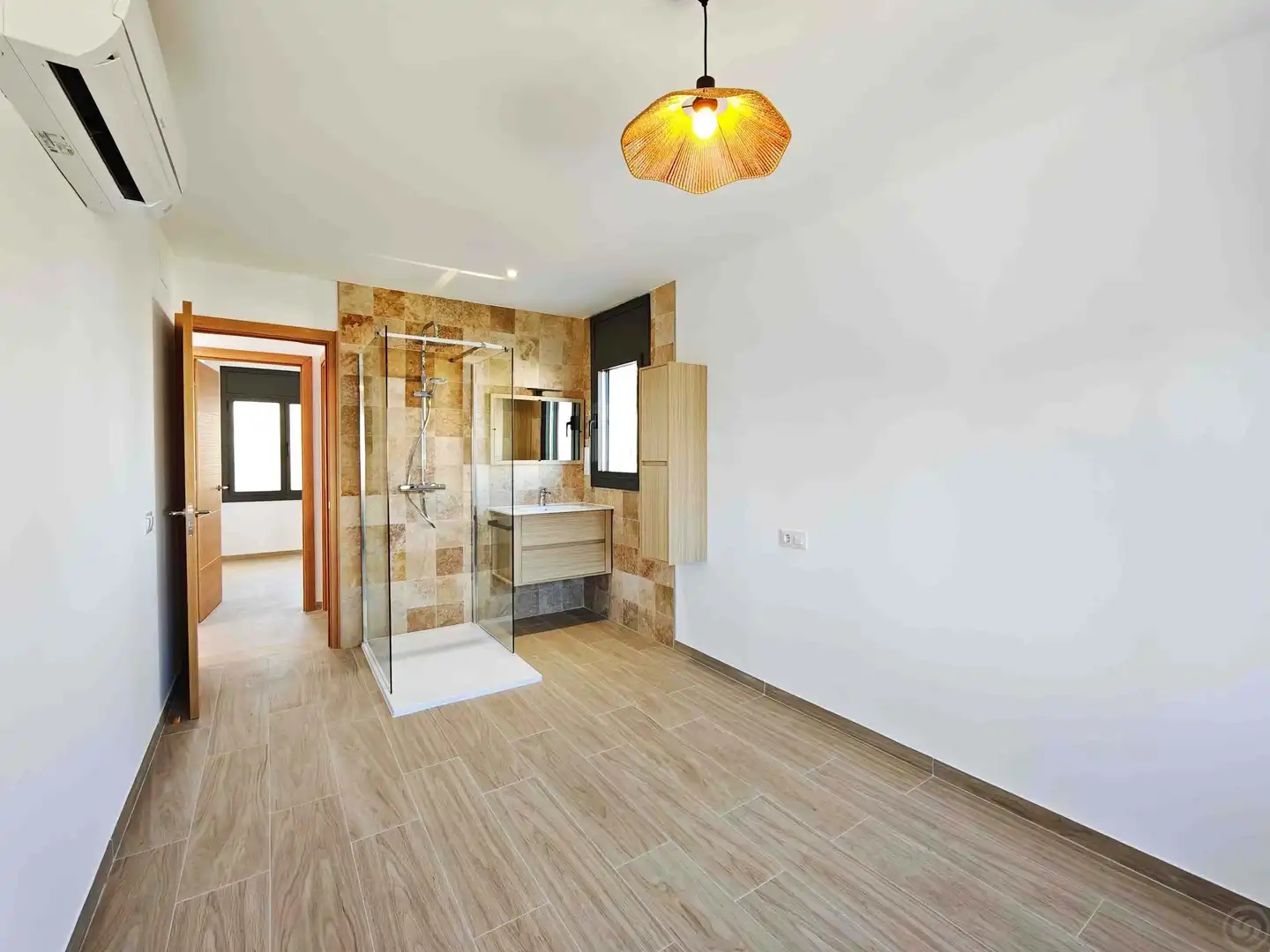 Badezimmer von Maisonette zum Verkauf in Empuriabrava mit Klimaanlage, Heizung und Terrasse