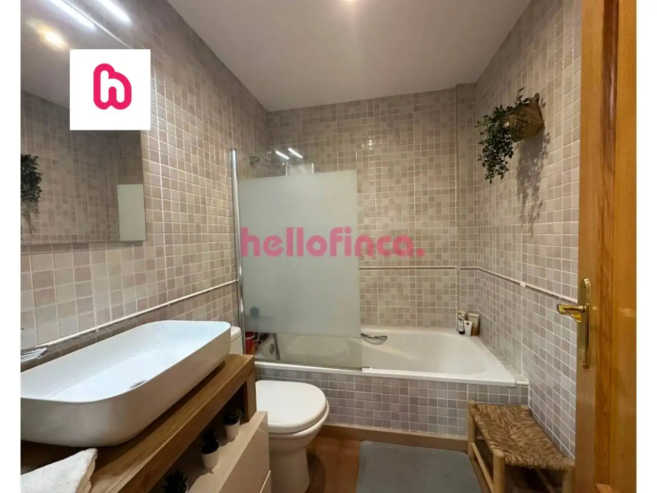 Bathroom of Flat for sale in Sant Celoni  with Air Conditioner, Heating and Parquet flooring