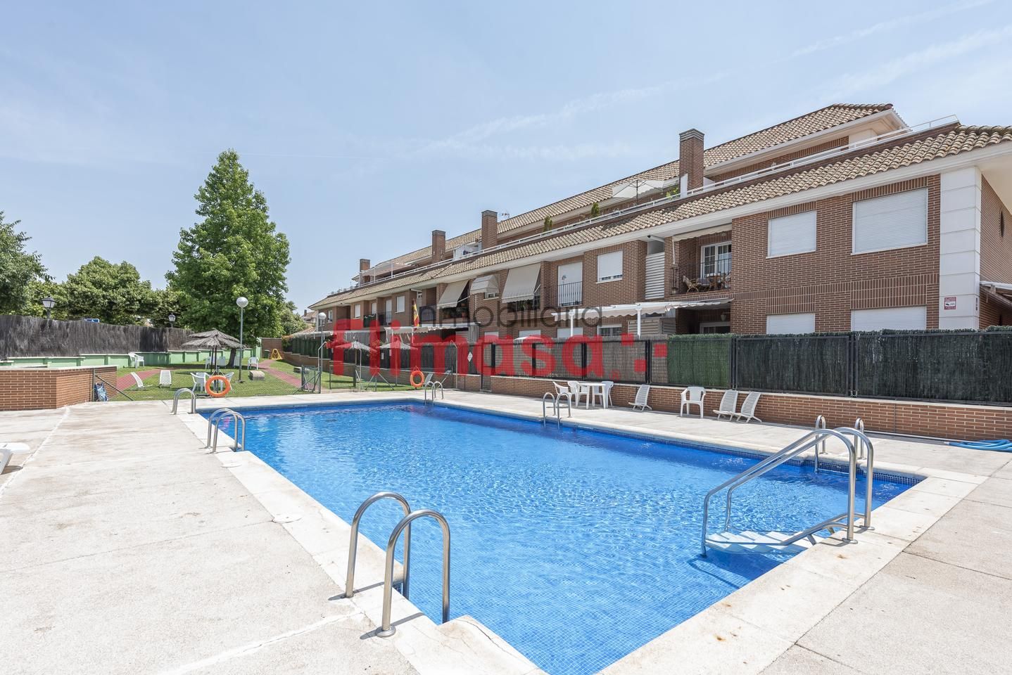 Vista exterior de Planta baixa en venda en Villaviciosa de Odón amb Calefacció, Jardí privat i Traster