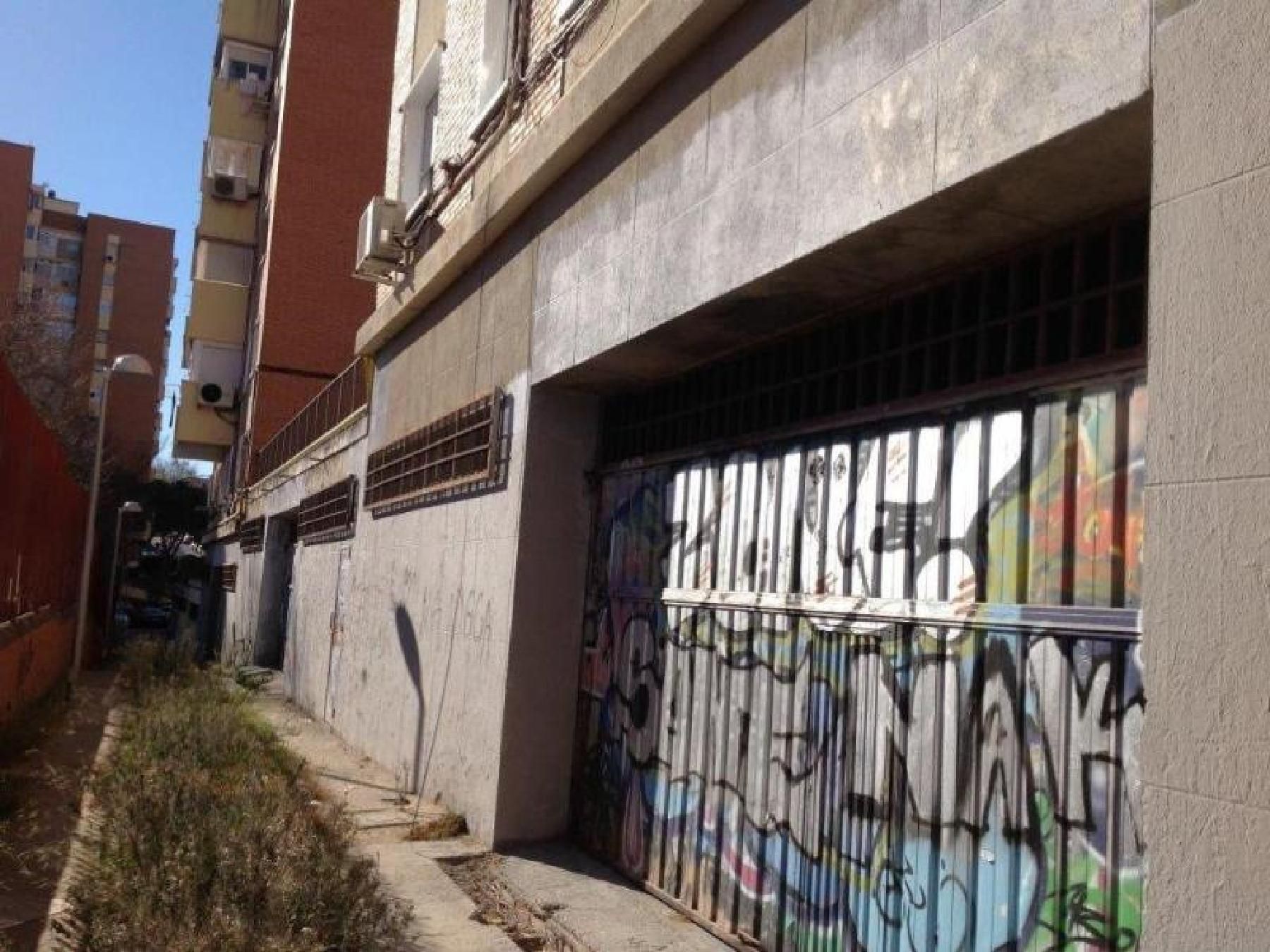 Vista exterior de Local en venda en  Madrid Capital
