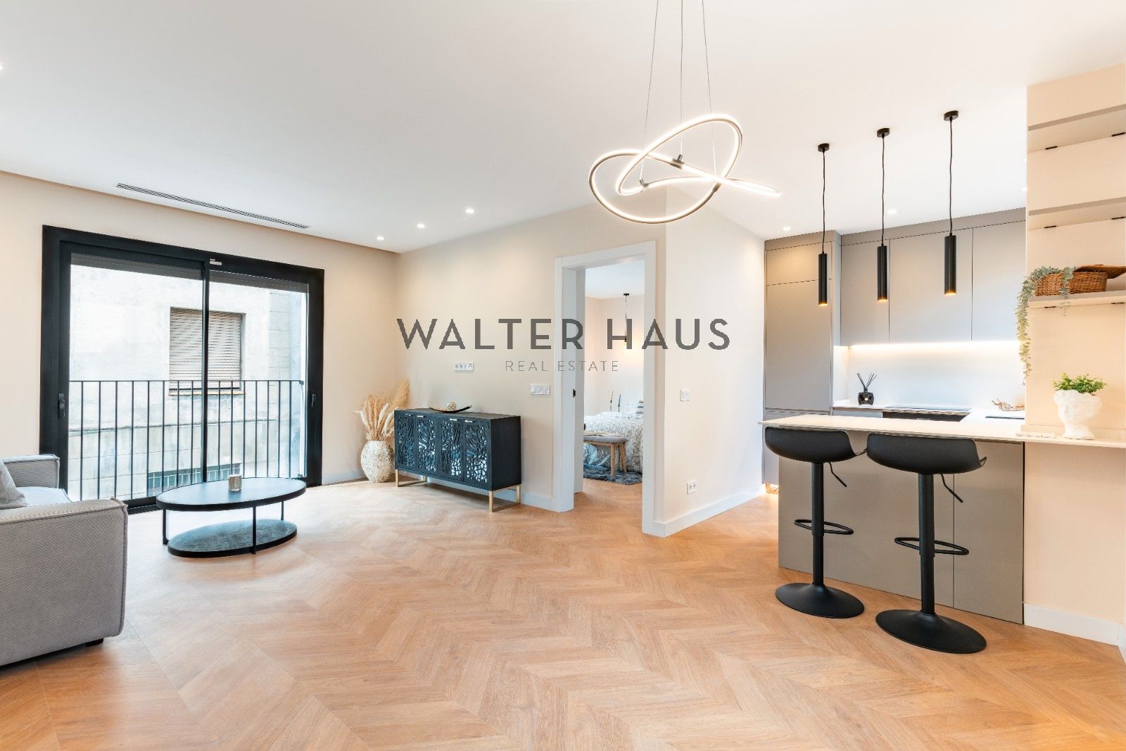 Living room of Flat for sale in  Barcelona Capital  with Air Conditioner, Heating and Parquet flooring