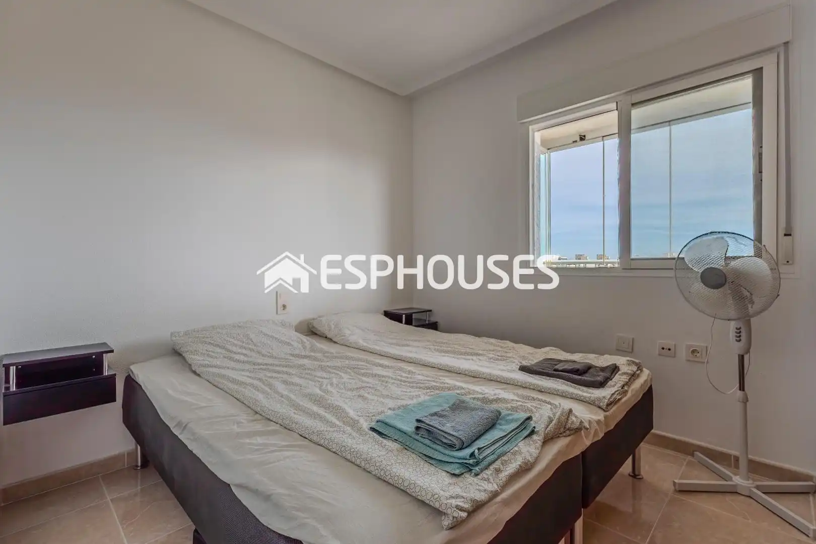 Habitación de Apartamento en venta en Guardamar del Segura con Aire acondicionado, Terraza y Amueblado