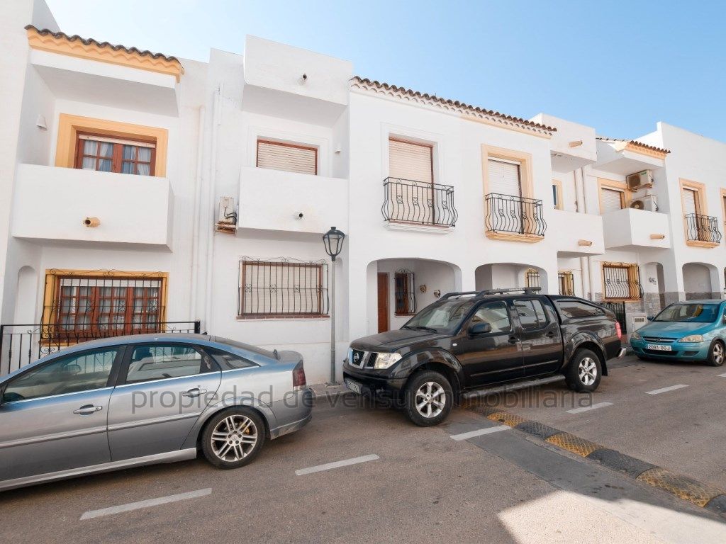 Vista exterior de Dúplex de lloguer en Garrucha amb Aire condicionat, Moblat i Forn