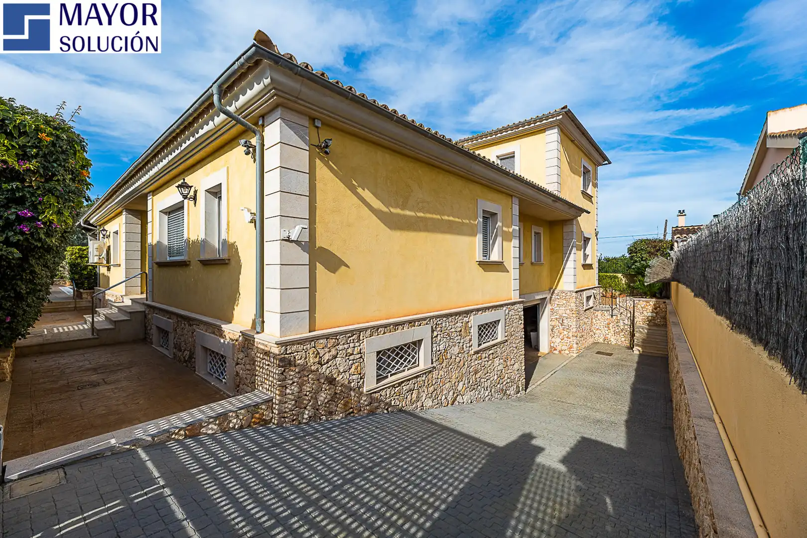 Vista exterior de Casa o xalet en venda en  Palma de Mallorca amb Aire condicionat, Calefacció i Jardí privat