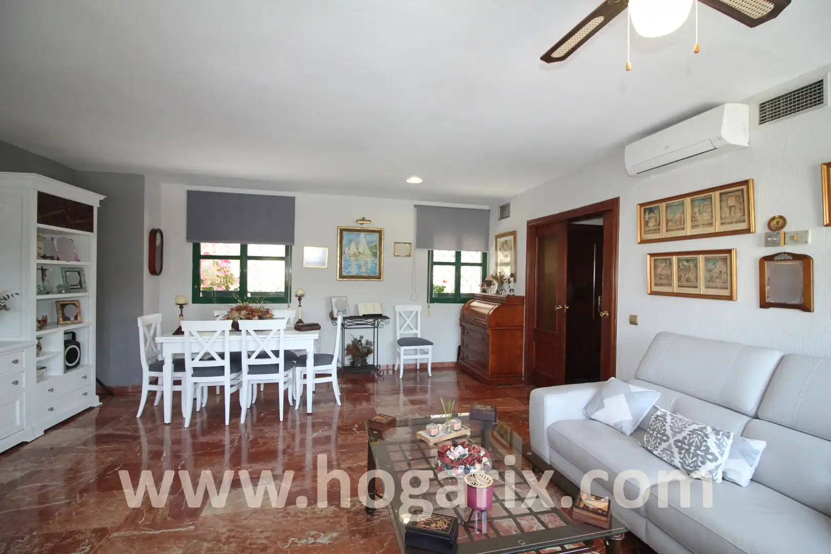 Sala d'estar de Casa adosada en venda en Huelva