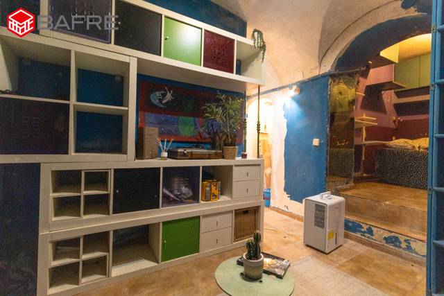 Piso en Venta en Calle de las Huertas en Cortes - Huertas