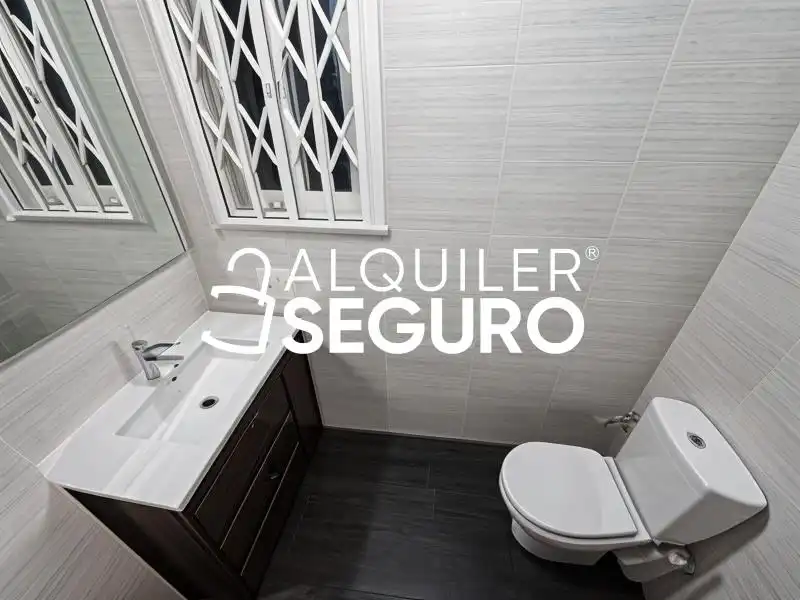 Baño de Piso de alquiler en Cartagena con Aire acondicionado, Calefacción y Amueblado