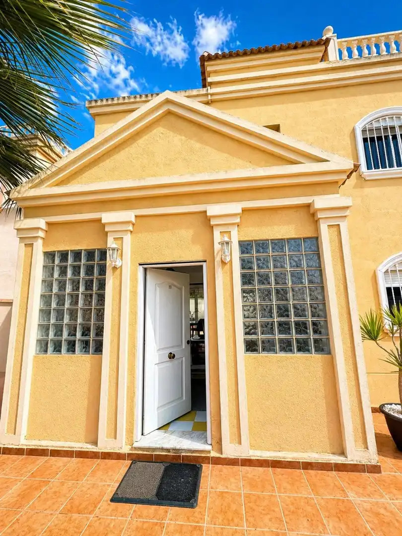 Vista exterior de Casa o xalet en venda en Torrevieja