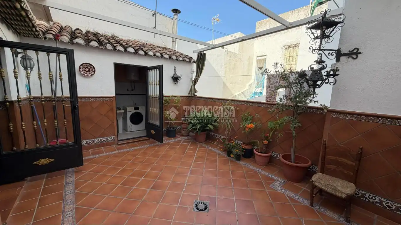 Vista exterior de Pis en venda en Jaén amb Aire condicionat i Calefacció
