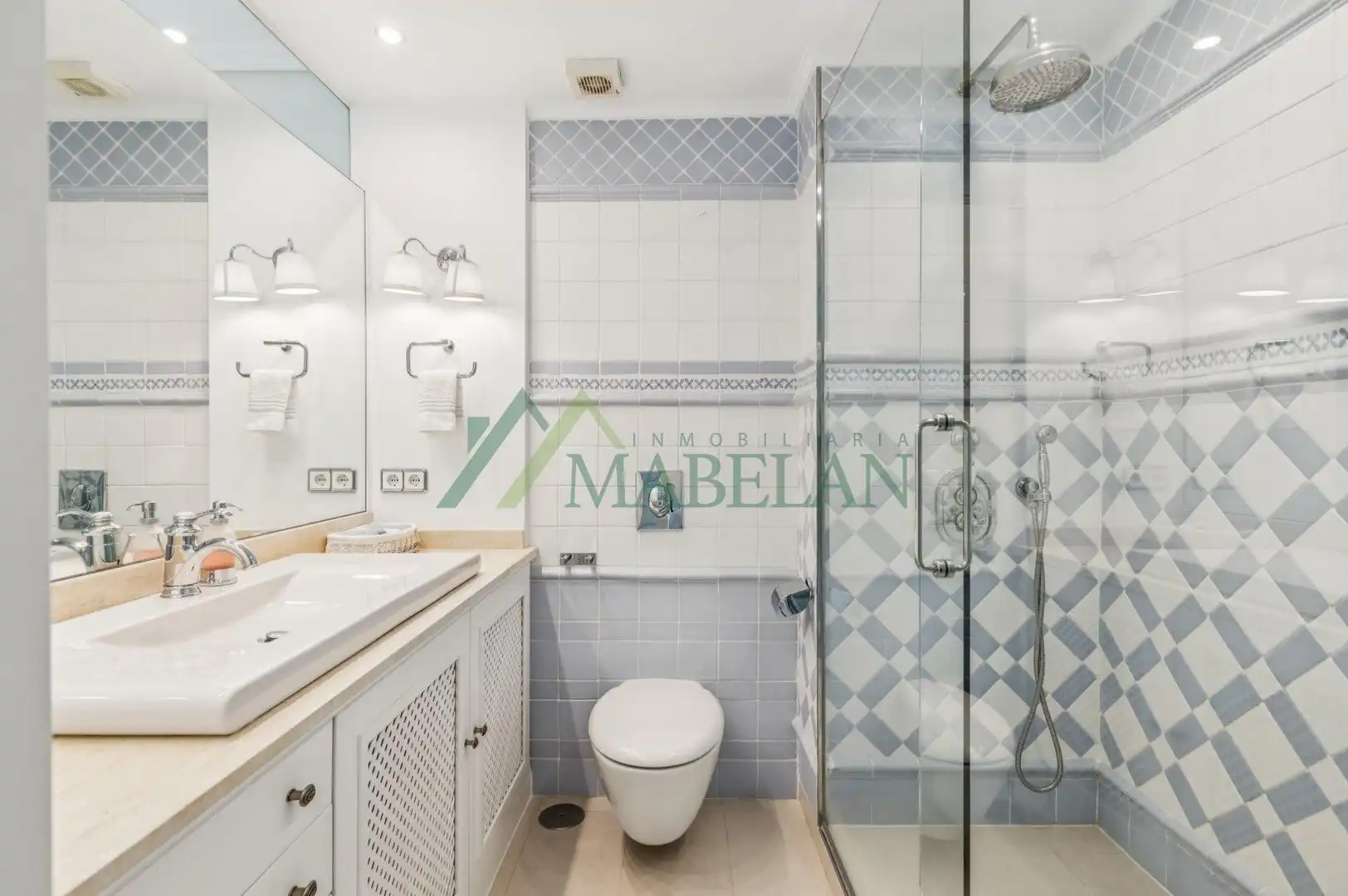 Bathroom of Flat for rent in Las Rozas de Madrid  with Heating, Furnished and Community pool