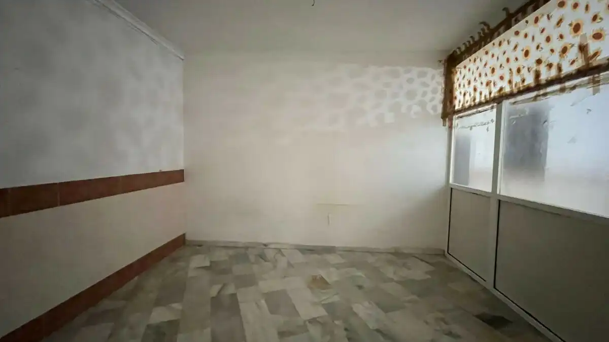 Flat for sale in PORTUGAL, 4, Lora del Río