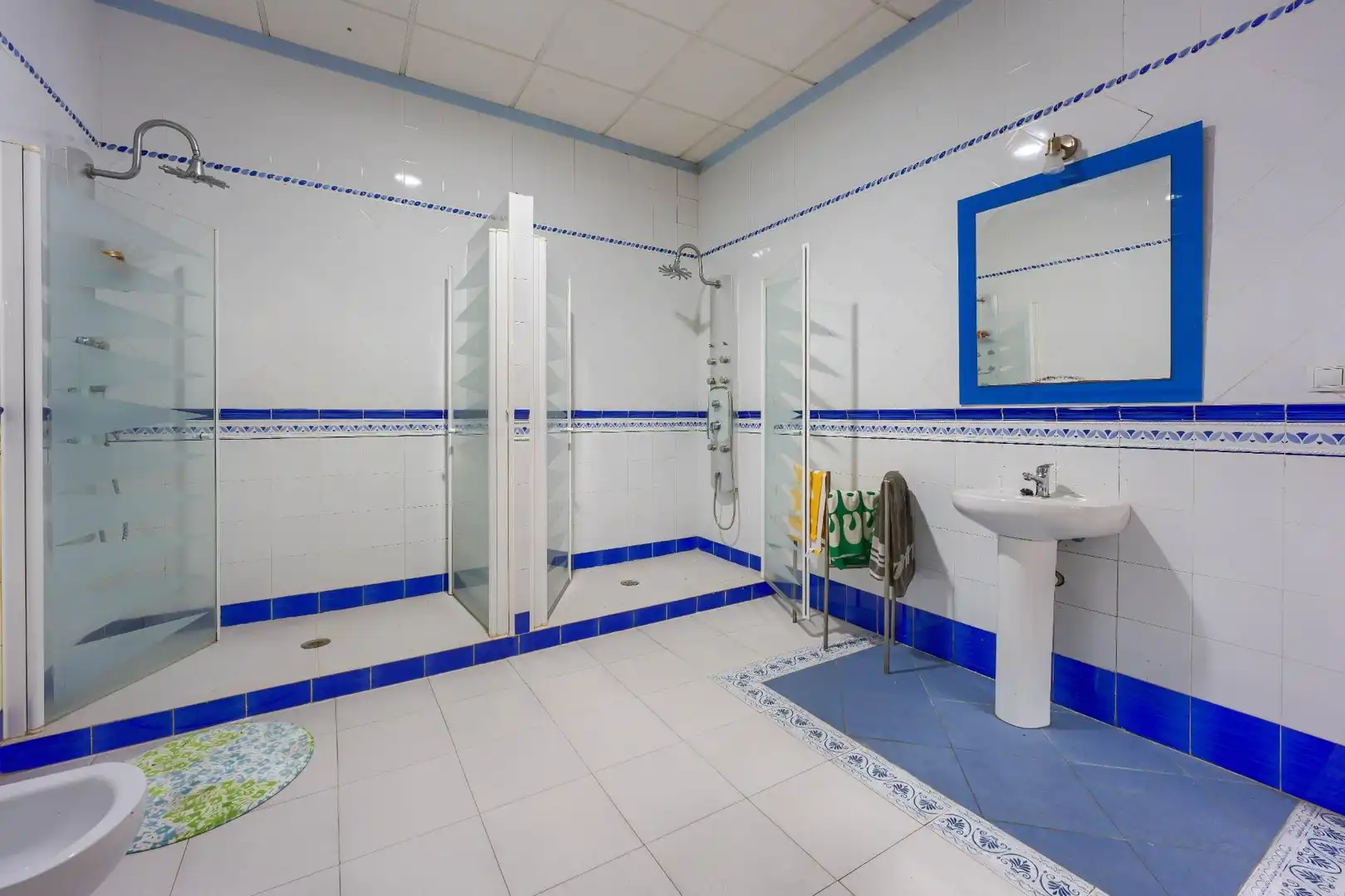 Baño de Casa adosada en venta en La Palma del Condado con Aire acondicionado, Calefacción y Terraza