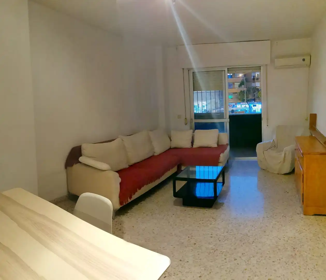 Living room of Flat for rent in Sevilla  with Air Conditioner, Terrace and Furnished