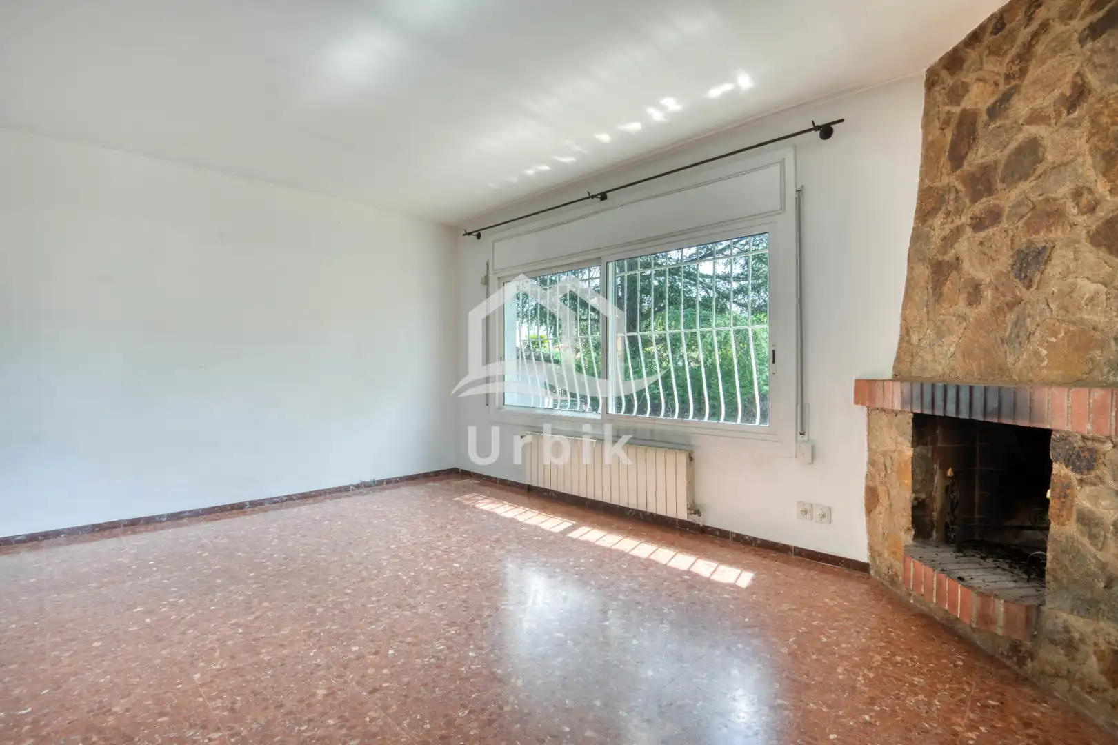 Sala de estar de Casa o chalet en venta en Castell d'Aro, Platja d'Aro i s'Agaró con Calefacción, Jardín privado y Terraza