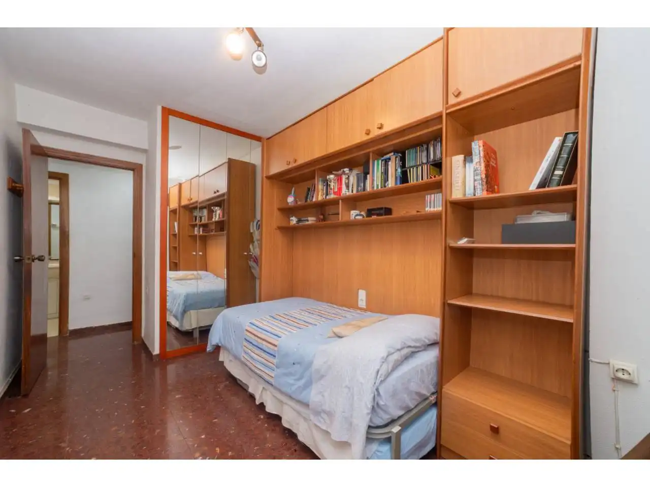 Bedroom of Flat for sale in Valencia  with Air Conditioner, Terrace and Furnished
