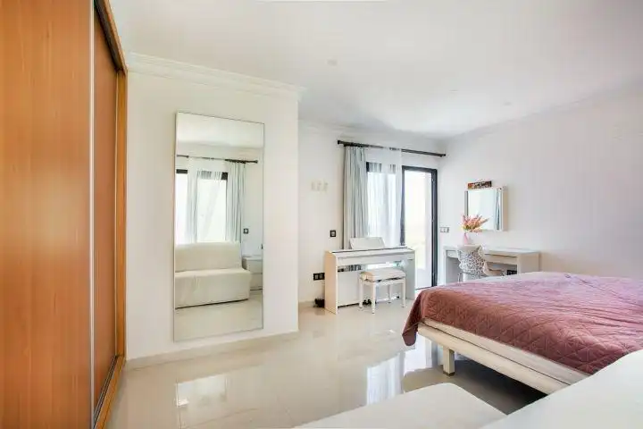 Bedroom of Houses for sale in Adeje  with Air Conditioner, Private garden and Terrace