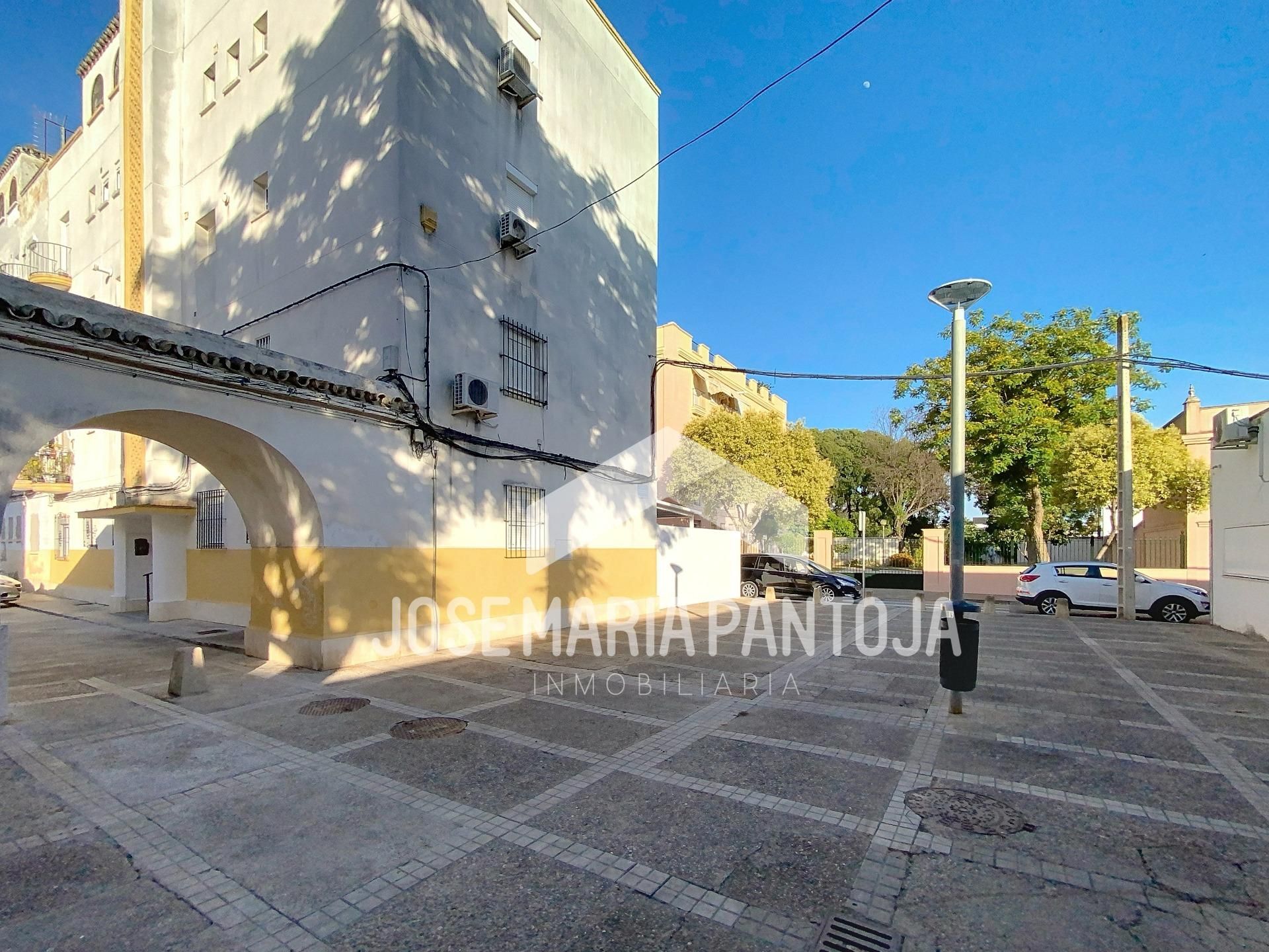 Vista exterior de Pis en venda en Jerez de la Frontera
