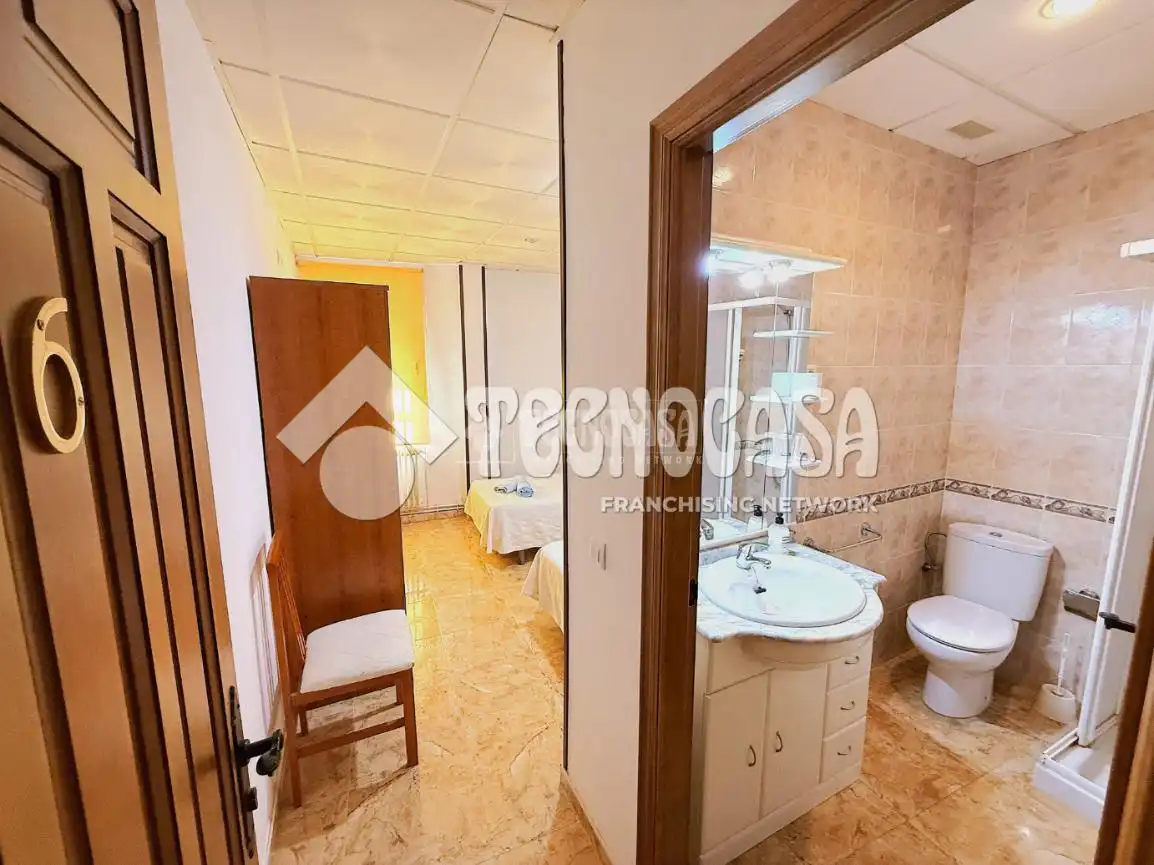 Baño de Casa o chalet en venta en Torrejoncillo del Rey con Aire acondicionado, Calefacción y Jardín privado