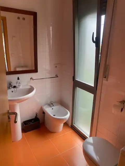 Baño de Apartamento en venta en Baiona con Calefacción, Parquet y Terraza